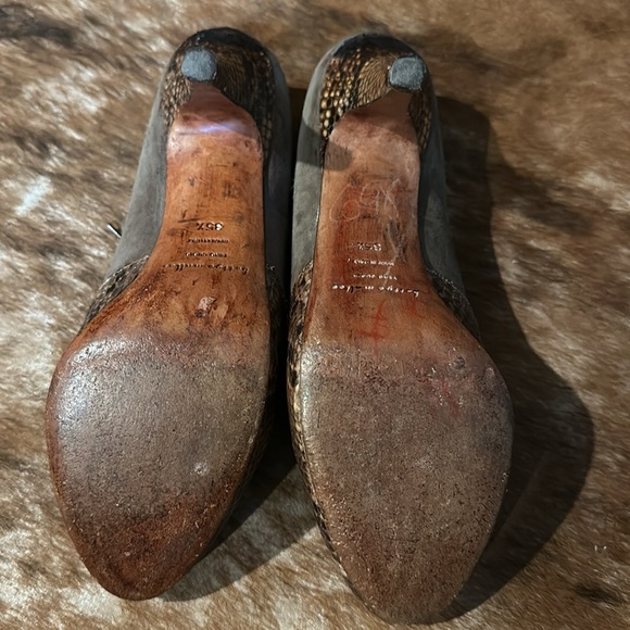 Bettye Mueller Suede Snakeskin Capped Lace-Up Heels Sz. 35 1/2 (6) - Picture 6 of 7